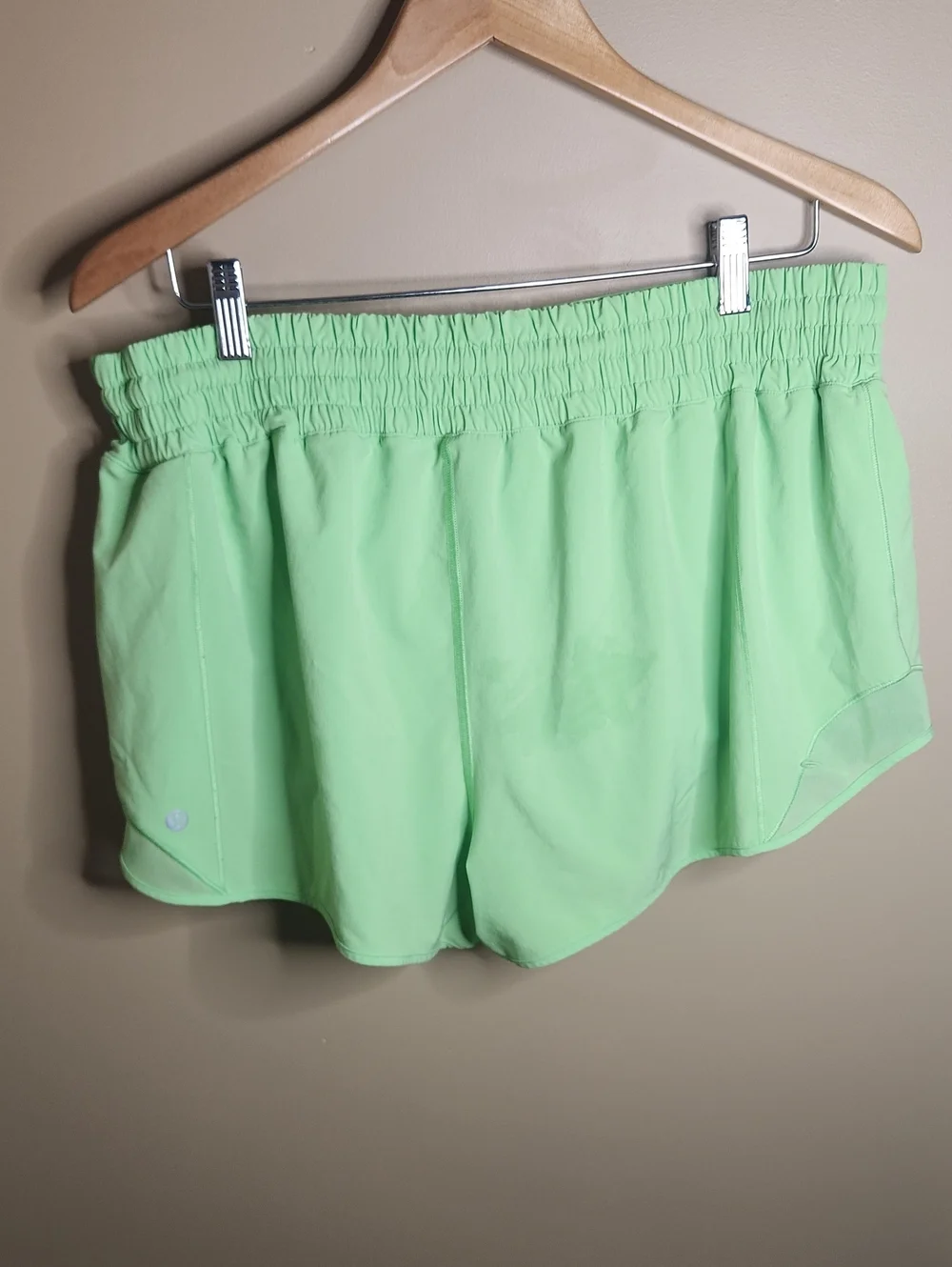 Lululemon Hotty Hot High-Rise Lined Short 2.5
